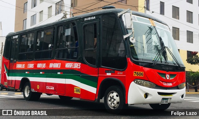 ETU Chama 121 na cidade de Chorrillos, Lima, Lima Metropolitana, Peru, por Felipe Lazo. ID da foto: 10727247.