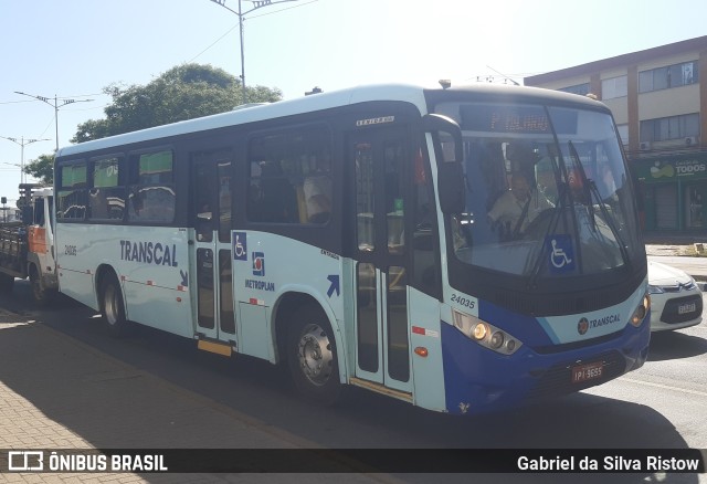 Transcal Sul Transportes Coletivos 24035 na cidade de Cachoeirinha, Rio Grande do Sul, Brasil, por Gabriel da Silva Ristow. Número da foto: #10766486.