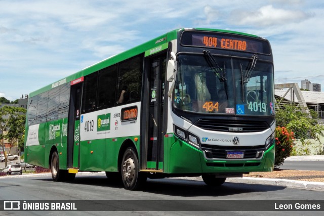 Integração Transportes 4019 na cidade de Cuiabá, Mato Grosso, Brasil, por Leon Gomes. Número da foto: #10766827.