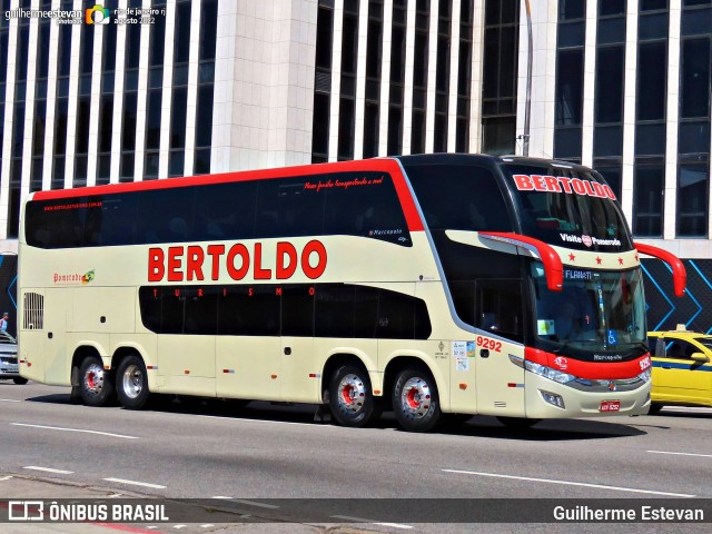 Bertoldo Turismo e Excursões 9292 na cidade de Rio de Janeiro, Rio de Janeiro, Brasil, por Guilherme Estevan. Número da foto: #10767805.