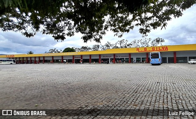 Terminais Rodoviários e Urbanos  na cidade de Jequié, Bahia, Brasil, por Luiz Fellipe. ID da foto: 10771884.