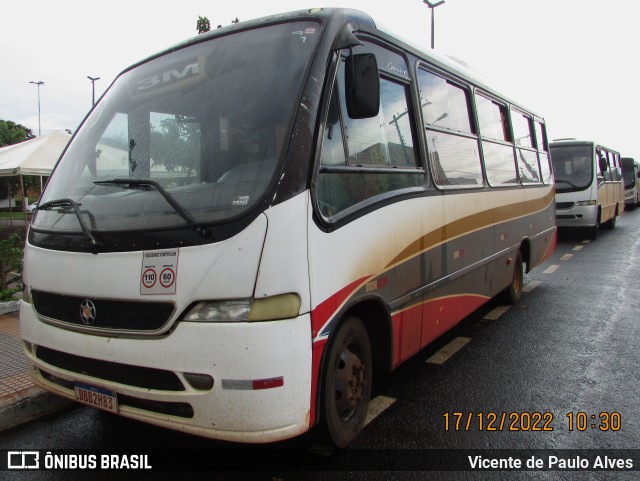 Ônibus Particulares 2H83 na cidade de Araporã, Minas Gerais, Brasil, por Vicente de Paulo Alves. Número da foto: #10770824.