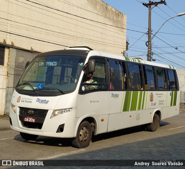 Otrantur Transporte e Turismo 51-347 na cidade de São Vicente, São Paulo, Brasil, por Andrey Soares Vassão. Número da foto: #10774419.