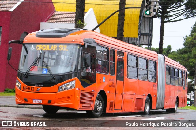 Auto Viação Redentor HE613 na cidade de Curitiba, Paraná, Brasil, por Paulo Henrique Pereira Borges. ID da foto: 10780679.