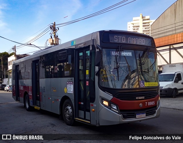 Transwolff Transportes e Turismo 7 8985 na cidade de São Paulo, São Paulo, Brasil, por Felipe Goncalves do Vale. ID da foto: 10777627.