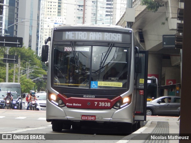 Viação Metrópole Paulista - Zona Sul 7 3938 na cidade de São Paulo, São Paulo, Brasil, por Nicolas Matheusz. ID da foto: 10779136.