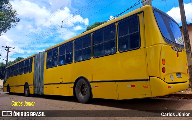 Ônibus Particulares 5720 na cidade de Goiânia, Goiás, Brasil, por Carlos Júnior. Número da foto: #10782391.