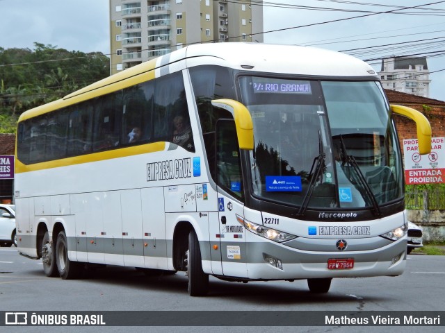 Empresa Cruz 22711 na cidade de Joinville, Santa Catarina, Brasil, por Matheus Vieira Mortari. Número da foto: #10785758.