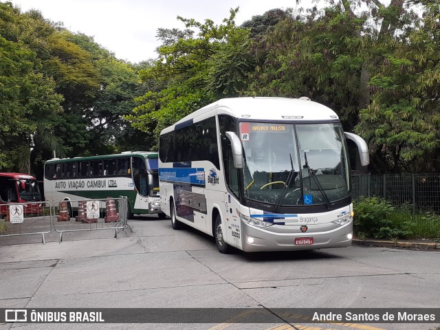 Auto Viação Bragança 11.005 na cidade de São Paulo, São Paulo, Brasil, por Andre Santos de Moraes. Número da foto: #10784599.