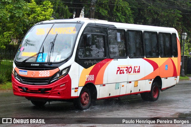 Petro Ita Transportes Coletivos de Passageiros 2088 na cidade de Petrópolis, Rio de Janeiro, Brasil, por Paulo Henrique Pereira Borges. ID da foto: 10790222.