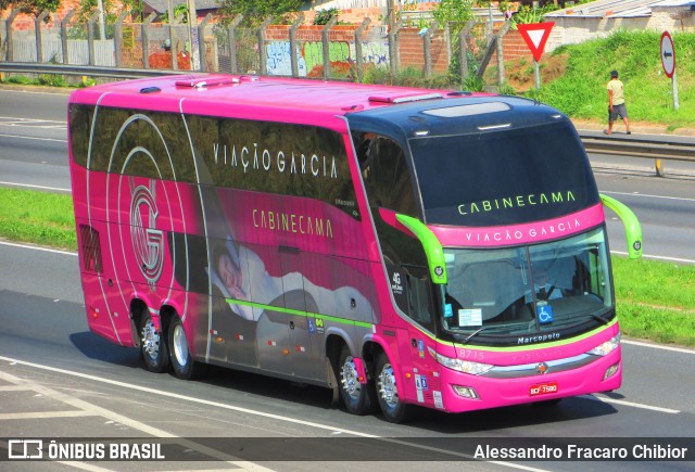 Viação Garcia 8715 na cidade de Campo Largo, Paraná, Brasil, por Alessandro Fracaro Chibior. ID da foto: 10788576.