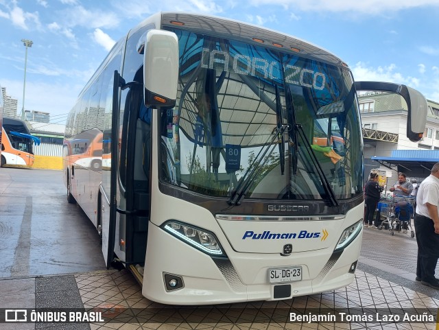 Pullman Bus 372 na cidade de Estación Central, Santiago, Metropolitana de Santiago, Chile, por Benjamín Tomás Lazo Acuña. Número da foto: #10787983.