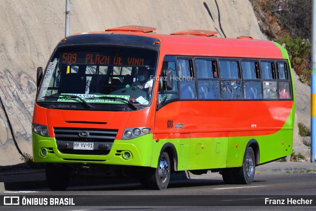 Buses Gran Valparaíso 698 na cidade de Viña del Mar, Valparaíso, Valparaíso, Chile, por Franz Hecher. Número da foto: #10792292.
