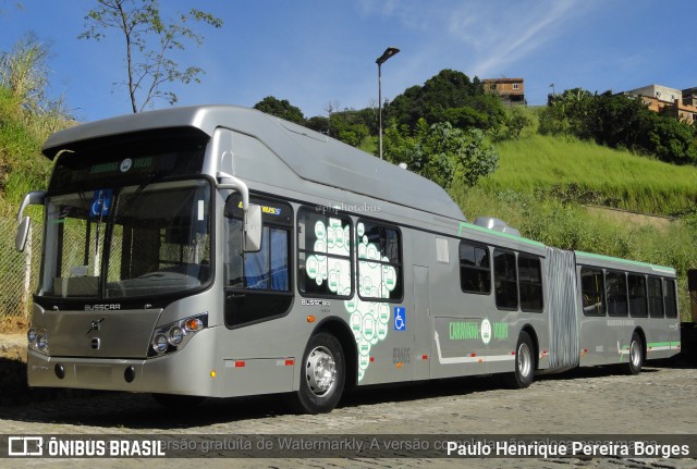 Volvo na cidade de Barra Mansa, Rio de Janeiro, Brasil, por Paulo Henrique Pereira Borges. Número da foto: #10731323.