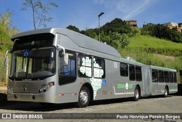 Volvo  na cidade de Barra Mansa, Rio de Janeiro, Brasil, por Paulo Henrique Pereira Borges. ID da foto: 10731323.