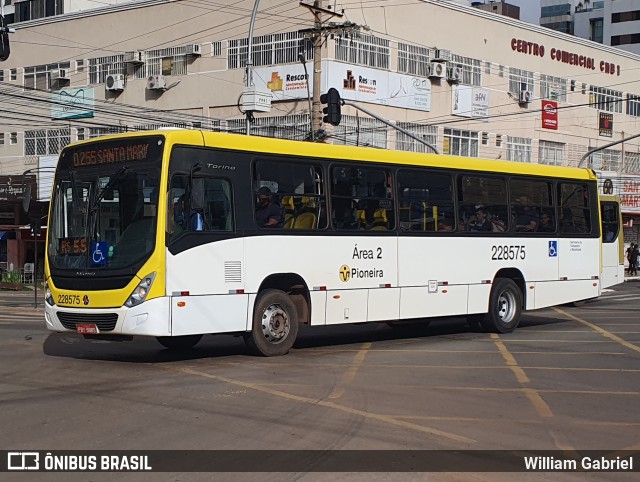 Viação Pioneira 228575 na cidade de Taguatinga, Distrito Federal, Brasil, por William Gabriel. Número da foto: #10731940.