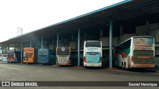 LopeSul Transportes - Lopes e Oliveira Transportes e Turismo - Lopes Sul 2089 na cidade de Rio Verde, Goiás, Brasil, por Daniel Henrique. ID da foto: 10794690.