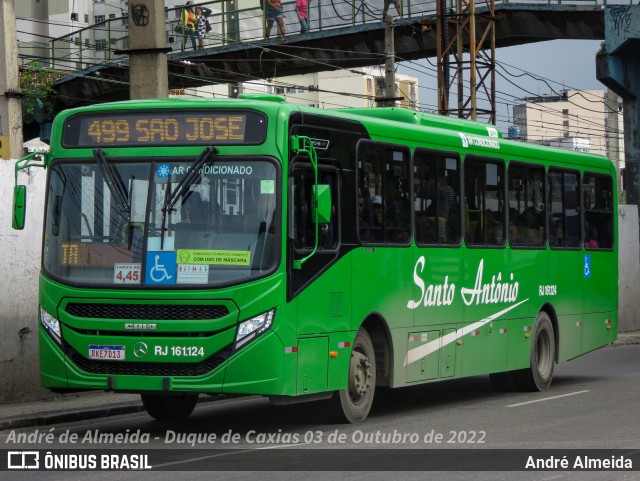 Transportes Santo Antônio RJ 161.124 na cidade de Duque de Caxias, Rio de Janeiro, Brasil, por André Almeida. ID da foto: 10797153.