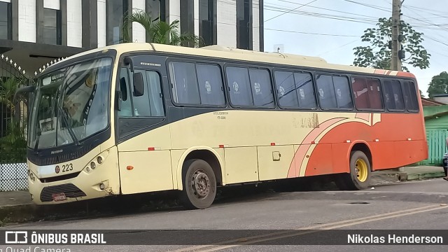 Ônibus Particulares 223 na cidade de Abaetetuba, Pará, Brasil, por Nikolas Henderson. ID da foto: 10797895.