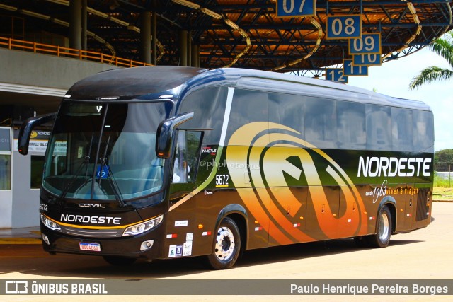 Expresso Nordeste 5672 na cidade de Campo Mourão, Paraná, Brasil, por Paulo Henrique Pereira Borges. Número da foto: #10798416.