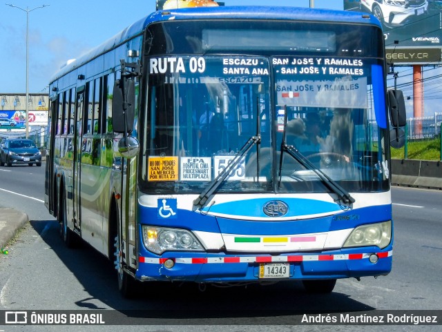 Inversiones La Tapachula 281 na cidade de Escazú, San José, Costa Rica, por Andrés Martínez Rodríguez. ID da foto: 10805920.