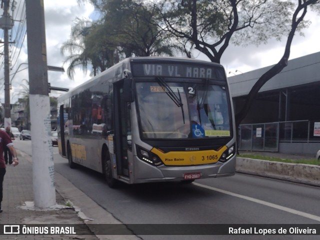 Viação Metrópole Paulista - Zona Leste 3 1065 na cidade de São Paulo, São Paulo, Brasil, por Rafael Lopes de Oliveira. ID da foto: 10804993.