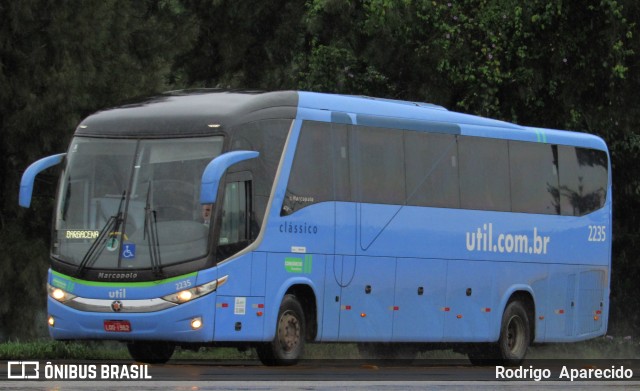 UTIL - União Transporte Interestadual de Luxo 2235 na cidade de Conselheiro Lafaiete, Minas Gerais, Brasil, por Rodrigo  Aparecido. Número da foto: #10808632.