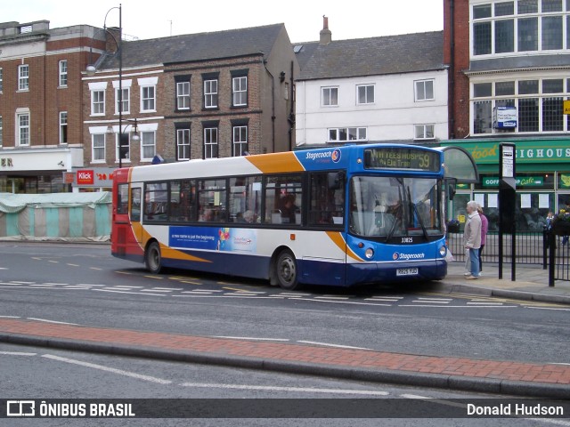 Stagecoach 33825 na cidade de Stockton on Tees, North Yorkshire, Inglaterra, por Donald Hudson. Número da foto: #10807013.
