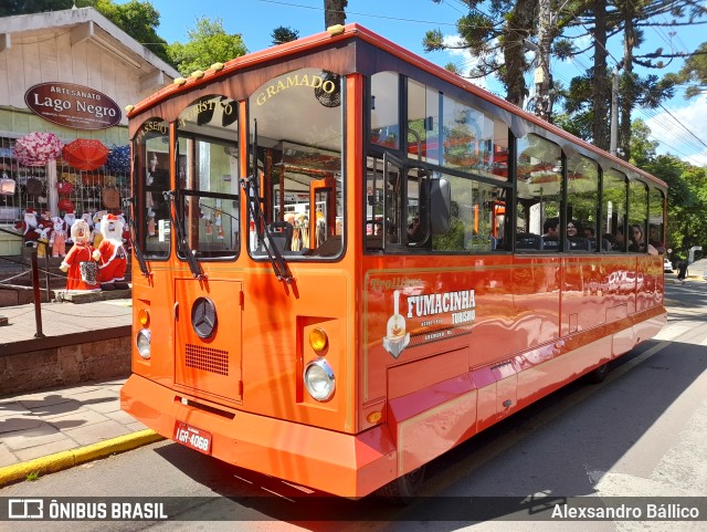 Fumacinha Turismo 4068 na cidade de Gramado, Rio Grande do Sul, Brasil, por Alexsandro Bállico. Número da foto: #10808035.