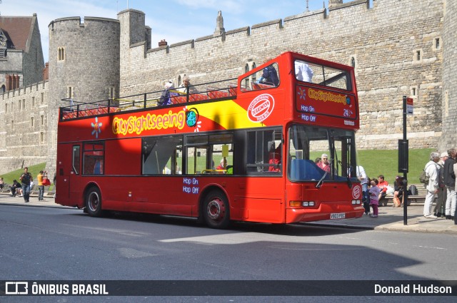 Bath Bus Company  na cidade de Windsor, Berkshire, Inglaterra, por Donald Hudson. ID da foto: 10807147.