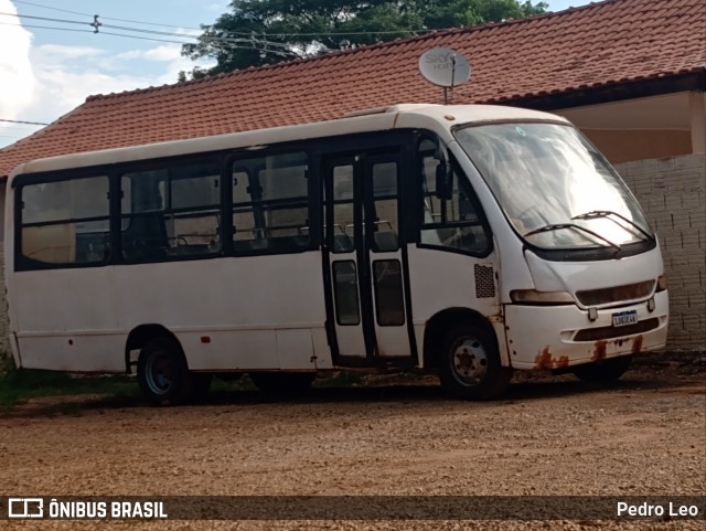 Ônibus Particulares  na cidade de Campina do Monte Alegre, São Paulo, Brasil, por Pedro Leo. ID da foto: 10810638.