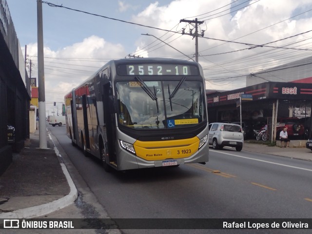 Viação Metrópole Paulista - Zona Leste 3 1923 na cidade de São Paulo, São Paulo, Brasil, por Rafael Lopes de Oliveira. ID da foto: 10813064.