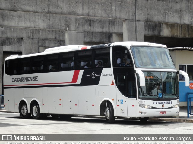 Auto Viação Catarinense 2917 na cidade de Curitiba, Paraná, Brasil, por Paulo Henrique Pereira Borges. ID da foto: 10815579.