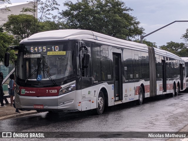 Viação Campo Belo 7 1369 na cidade de São Paulo, São Paulo, Brasil, por Nicolas Matheusz. Número da foto: #10817838.