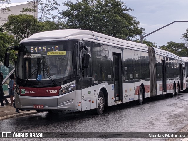 Viação Campo Belo 7 1369 na cidade de São Paulo, São Paulo, Brasil, por Nicolas Matheusz. ID da foto: 10817838.