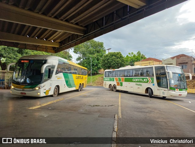 Empresa Gontijo de Transportes 20215 na cidade de Ribeirão Preto, São Paulo, Brasil, por Vinícius  Christófori. ID da foto: 10820992.