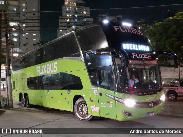 Levare Transportes 2054 na cidade de São Paulo, São Paulo, Brasil, por Andre Santos de Moraes. ID da foto: 10823675.