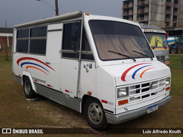 Motorhomes 0I20 na cidade de Rio Grande, Rio Grande do Sul, Brasil, por Luis Alfredo Knuth. Número da foto: #10825070.