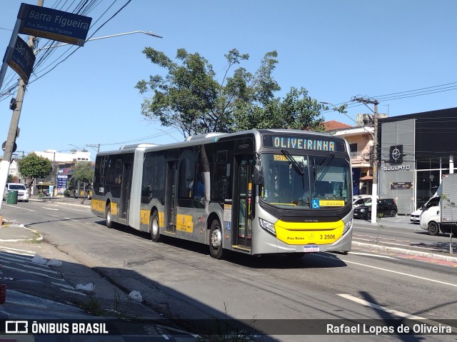 Viação Metrópole Paulista - Zona Leste 3 2506 na cidade de São Paulo, São Paulo, Brasil, por Rafael Lopes de Oliveira. Número da foto: #10824484.
