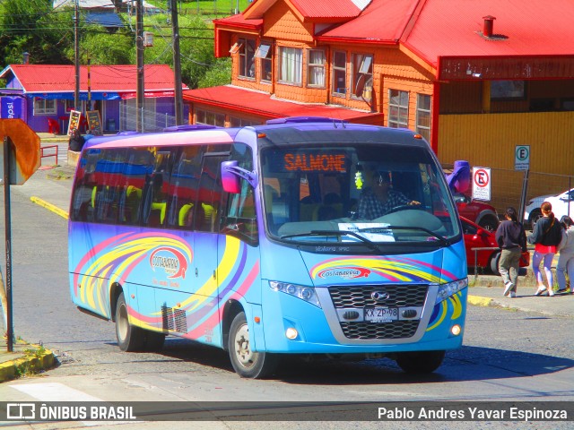 Transportes Costa Barria KXZP98 na cidade de Ancud, Chiloé, Los Lagos, Chile, por Pablo Andres Yavar Espinoza. Número da foto: #10737733.