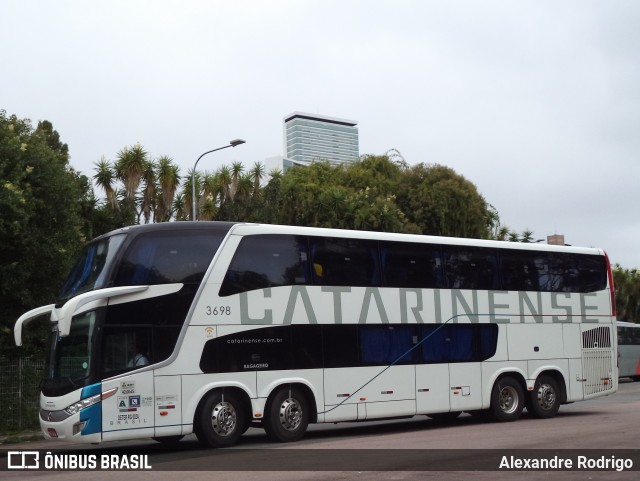 Auto Viação Catarinense 3698 na cidade de Curitiba, Paraná, Brasil, por Alexandre Rodrigo. ID da foto: 10826241.