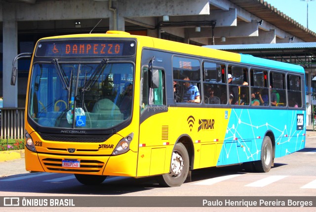 Francovig Transportes Coletivos 228 na cidade de Araucária, Paraná, Brasil, por Paulo Henrique Pereira Borges. Número da foto: #10741453.