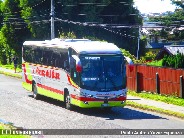 Cruz del Sur 731 na cidade de Ancud, Chiloé, Los Lagos, Chile, por Pablo Andres Yavar Espinoza. Número da foto: #10741684.