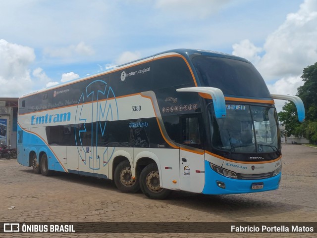 Emtram 5380 na cidade de Vitória da Conquista, Bahia, Brasil, por Fabrício Portella Matos. Número da foto: #10749340.