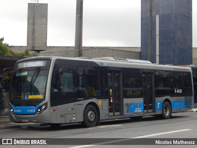 Viação Paratodos > São Jorge > Metropolitana São Paulo > Mobibrasil 6 4435 na cidade de São Paulo, São Paulo, Brasil, por Nicolas Matheusz. Número da foto: #10747111.