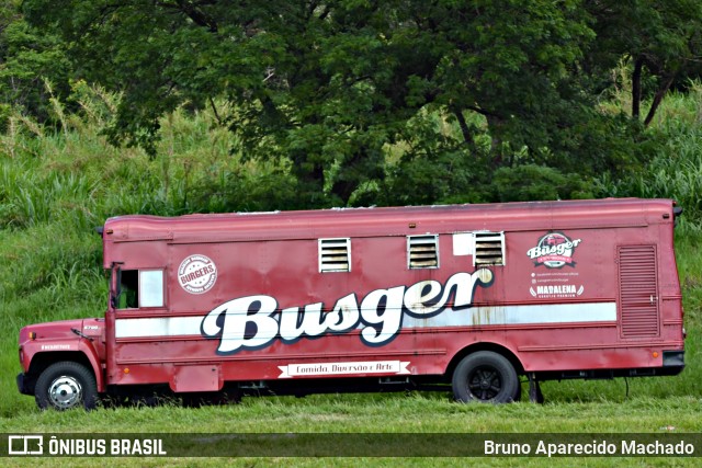 Busger 4228 na cidade de Atibaia, São Paulo, Brasil, por Bruno Aparecido Machado. Número da foto: #10752752.