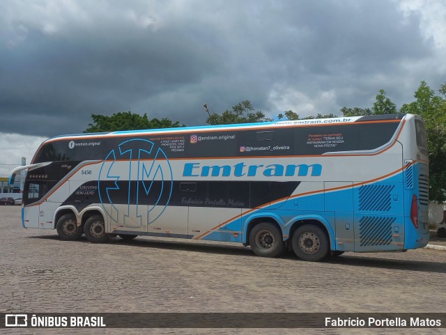 Emtram 5450 na cidade de Vitória da Conquista, Bahia, Brasil, por Fabrício Portella Matos. Número da foto: #10751704.