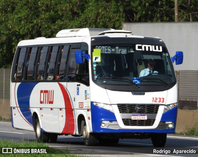 CMW Transportes 1233 na cidade de Aparecida, São Paulo, Brasil, por Rodrigo  Aparecido. Número da foto: #10751522.