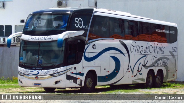 Viação Cruz de Malta Turismo 5500 na cidade de Balneário Camboriú, Santa Catarina, Brasil, por Daniel Cezari. ID da foto: 10756194.