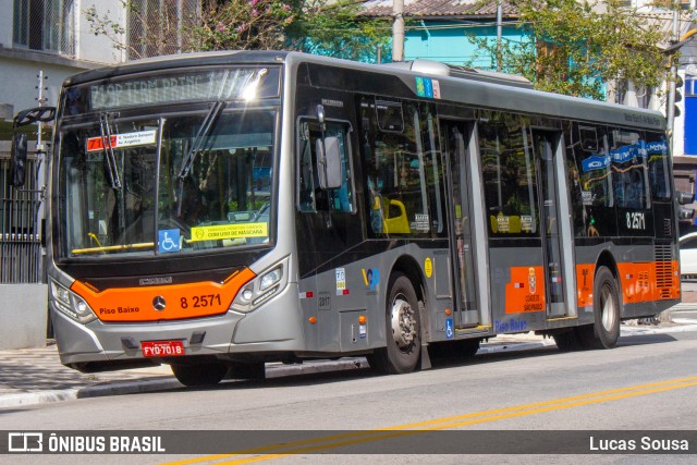 Viação Gato Preto 8 2571 na cidade de São Paulo, São Paulo, Brasil, por Lucas Sousa. ID da foto: 10755544.